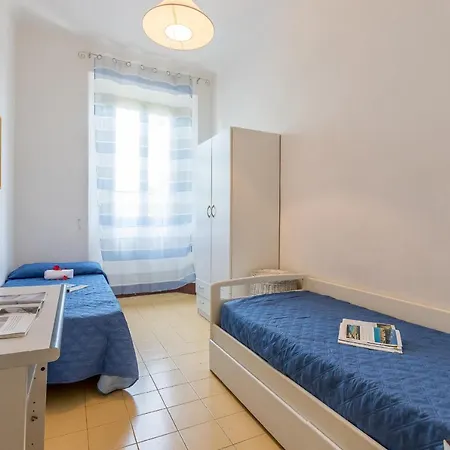 Sleeps 6