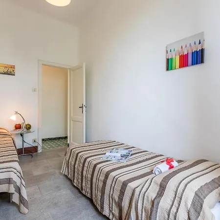 Sleeps 6 Apartament Motrone di Versilia