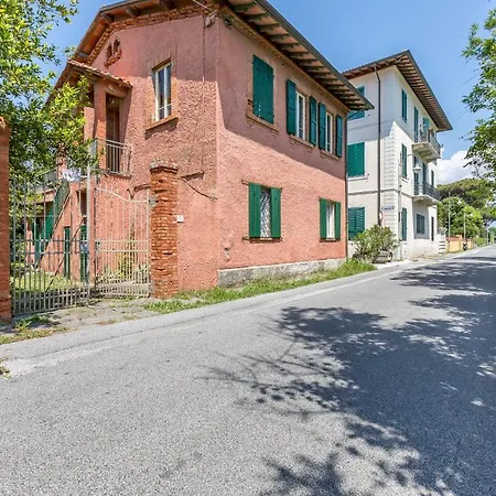 Sleeps 6 * Motrone di Versilia