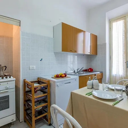 Apartament Sleeps 6 Motrone di Versilia