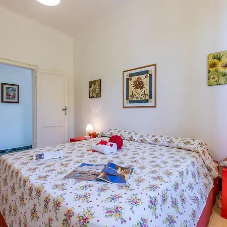 Sleeps 6 Apartament Motrone di Versilia
